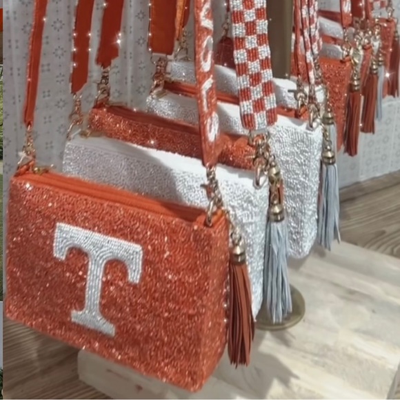 University of Tennessee Beaded Crossbody Bag - Picture 2 of 3
